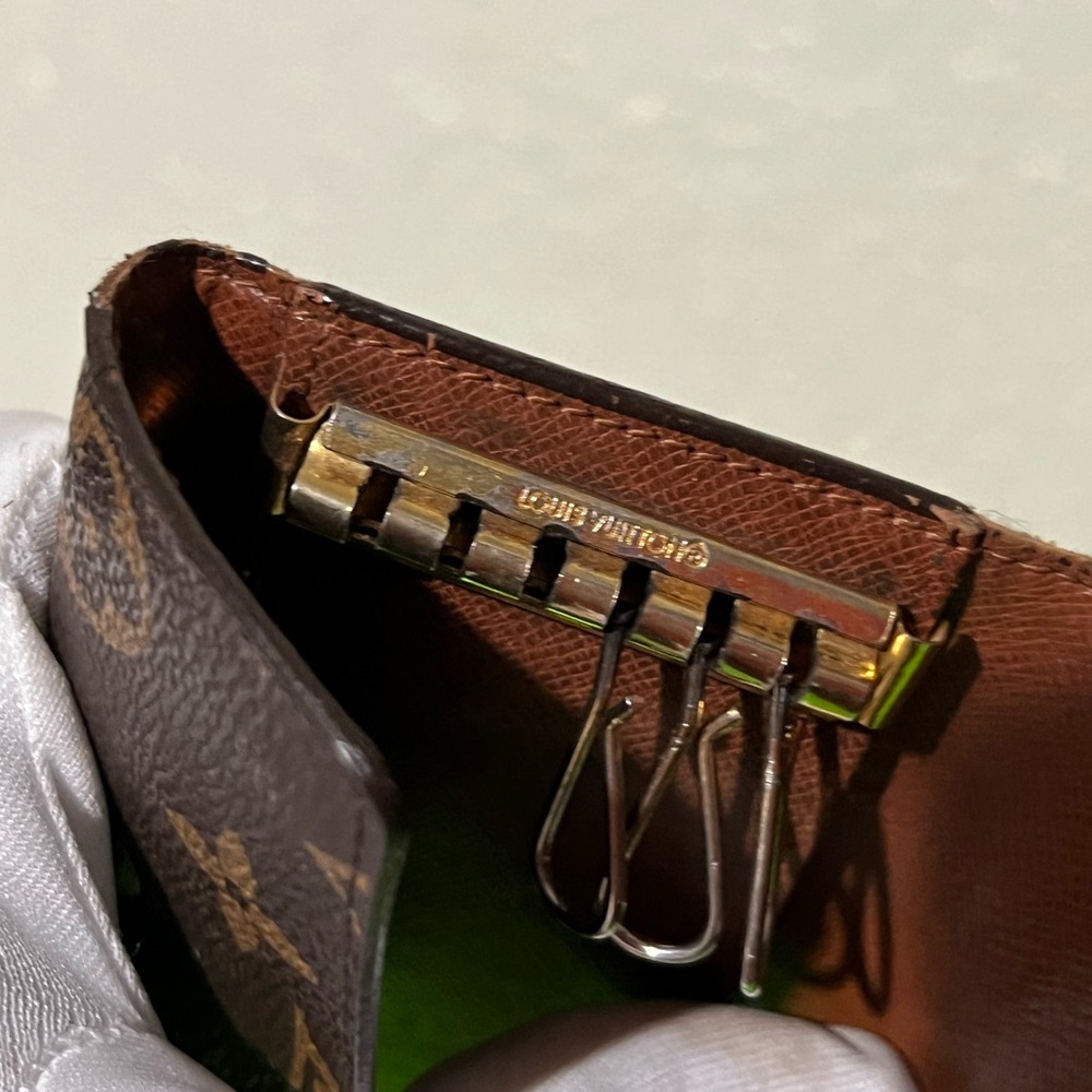Louis Vuitton Brown Monogram Key & Card Holder - Picture 10 of 11